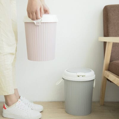 Clamshell Trashcan - Image 2