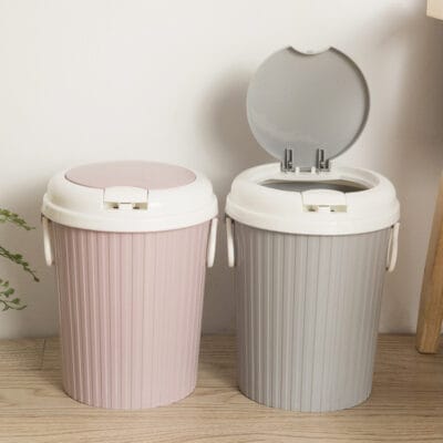 Clamshell Trashcan